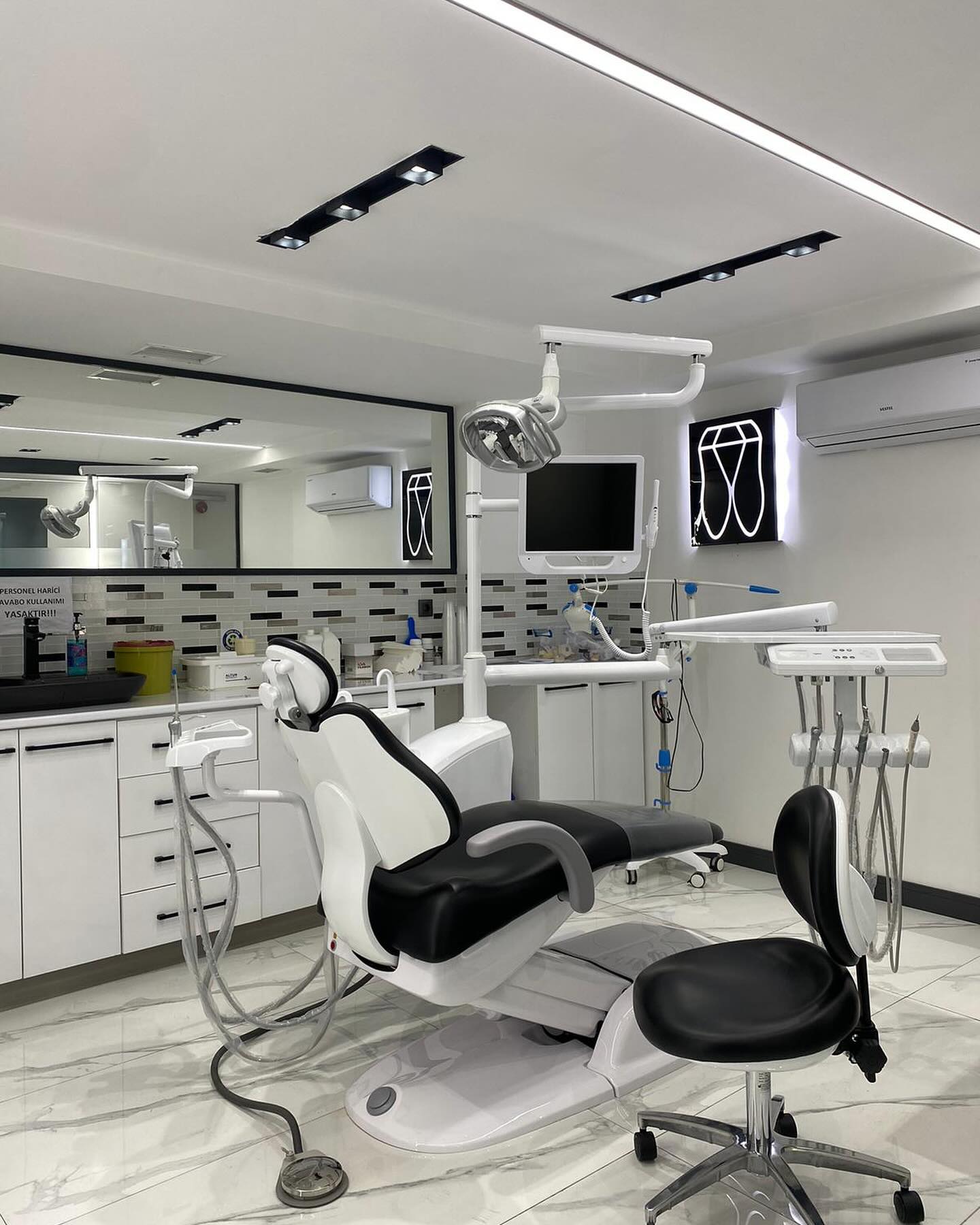 Protek Dental arşivinden Başakşehir’de bir klinik ve dental ünit